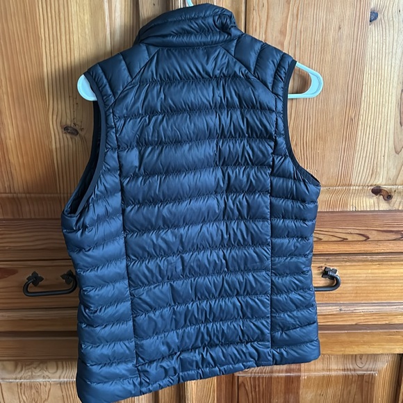Patagonia Down Vest - Picture 3 of 6